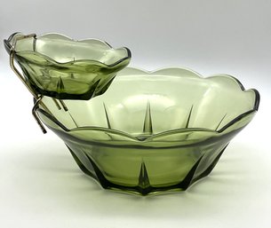Lot M49- Vintage Green Glass Chip And Dip Set