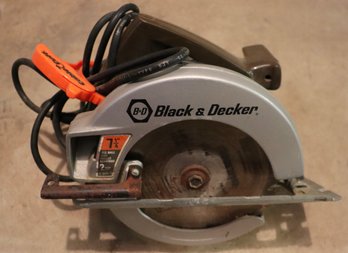 Lot 176- Black & Decker 7 1/4' Corded Circular Saw Model 7393