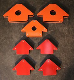 Lot 293- 7 Piece Double Sided Metal Magnetic Arrow Markers - Red - Orange