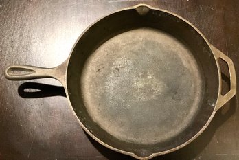 Lot 315A- Lodge Cast Iron 10 Inch Skillet Pan
