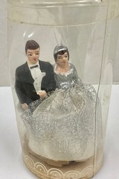 Lot 21RR - Mid Century Cake Topper Wedding Bride And Groom 1940-1950s