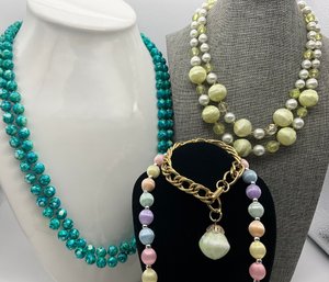 Lot 95- Cute Easter 1980s Necklaces In Pastel And 1 Bracelet Lot Of 4