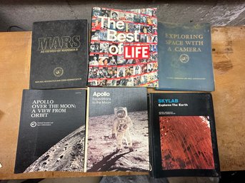 Lot 200 - Vintage 1960s NASA Books And Best Of Life 1973 - Apollo Moon Orbit - Great Photos!