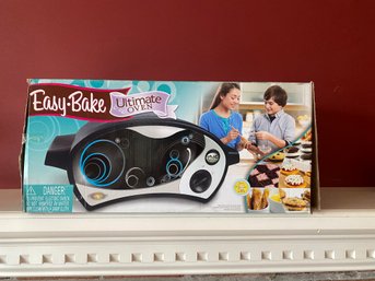 Lot 239 - Kids EZ Bake Oven With Pan And Spatula