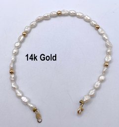 Lot 28 - 14K Gold & Fresh Water Pearl Bracelet