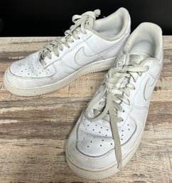 Lot 39KR - Nike Air Force 1 Triple White Mens Sneakers - Size 10