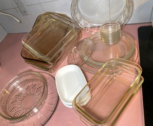 Lot 168 - Clear Pyrex Baking Lot Pie Plates - Loaf Pans - 9x13 Sidekick By Corning Ware White Plates