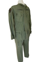 Lot 160- Army Jungle Fatigues Two Piece Coat And Pants Mens Medium Regular
