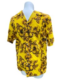 Lot 171- Hawaiian Made Yellow Mens Top Shirt Vintage Size Large