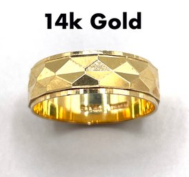 Lot 87 - 14K Gold Turkey Ring Band - Size 6 1/2