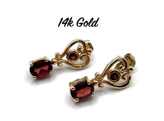 Lot 98- 14k Gold & Garnet Stud Earrings - Stunning!