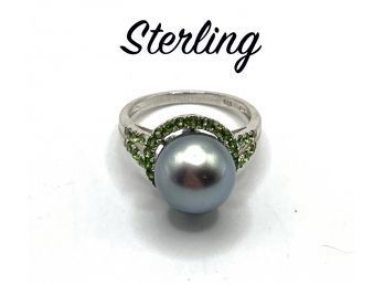 Lot 72- Sterling Silver Grey Pearl Green Stones Ring Size 7