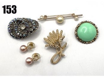 Lot 153 - Vintage Sparkly Rhinestone Brooch Pins Pearl Pink Costume Earrings
