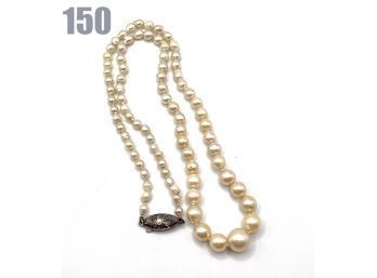 Lot 150 - Vintage Graduated Cultured Pearls Sterling Clasp - 17' Necklace