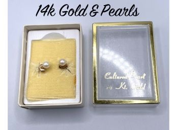 Lot 134 - 14k Gold Cultured Pearl Stud Earrings
