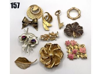Lot 157 - Vintage Lot Brooches Pins Monet Giovanni