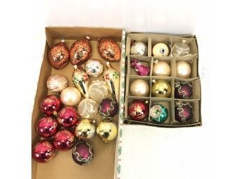 Lot Of Christmas Ornaments, Mixture Of Plastic & Glass - #S10-4
