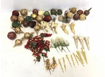 Lot Of Miscellaneous Plastic Christmas Ornaments, Includes Few Angels, Berries - #S8-2