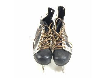 Vintage Ice Skates, Size 5 - Made In Canada - #S4-3