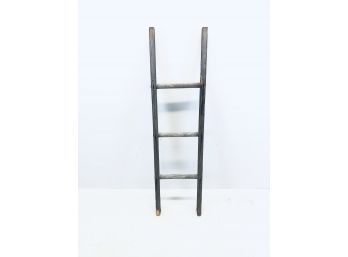 1/2 Of Wood Apple Picking Ladder - Great To Display Blankets, Crafting, Etc - #W1