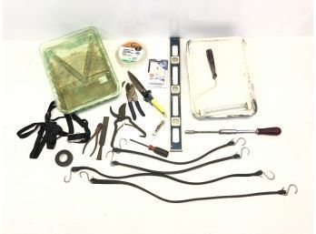 Mixed Tool Lot - Level, Bungees, Snippers - #RR2