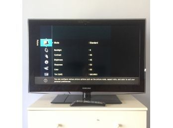 Samsung Flat Screen TV With Remote - PICKUP SATURDAY ONLY IN WURTSBORO, NY