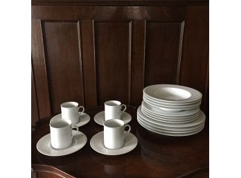 Crate & Barrel Staccato 20-Piece Dish Set, Made In Japan - DR