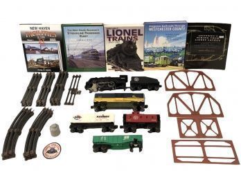 Vintage Lionel O-Gauge Toy Train Set & Railroad Books - #S11-1