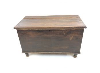 Antique Early 19th Century Pennsylvania Blanket Box