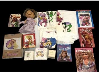 1980s Muppets Miss Piggy Lot - Puppet, Colorforms, Latch Hook Kit - Lot 1
