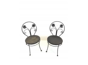 Vintage Black Wrought Iron Daisy Pattern Patio Chairs