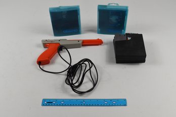 Original Nintendo Zapper W/ Video Games (***this Is A Toy Not A Real Gun)