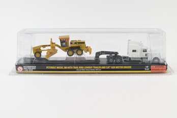 Peterbilt Model 389 W/ Trail King Low Boy Trailer And CAT 163H Motor Grader 1:87 Scale Die-cast Truck No.55414