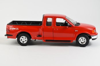 Ford F-150 Super Cab Pick-up 1:18 Scale Die-cast Model Truck By WELLY
