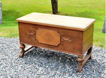 Caswell Runyan Vintage Trunk