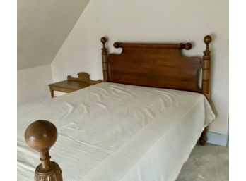Antique Cannonball Queen Size Bed