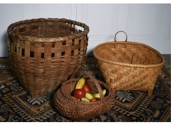 Country Baskets & Wood Fruit