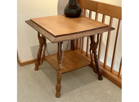 Vintage Oak Lamp Table (CTF10)
