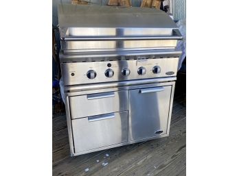 Fischer & Paykel DCS Gas Grill With Tools (CTF20)