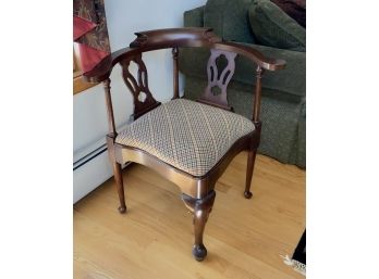 Harden Queen Anne Style Corner Chair (CTF10)