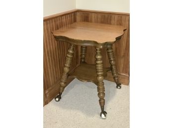 Vintage Oak Lamp Table (CTF10)