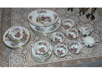 Wedgwood 'Charnwood' China Set, Service For 6 - 34 Pieces (CTF 20)