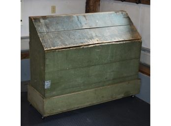 Antique Pine Slant Lid Box In Old Apple Green Paint (CTF30)