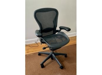 Herman Miller Aeron Desk Chair, Size B
