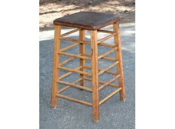 Great Large Scale Rustic Leather Topped Stool (CTF10)