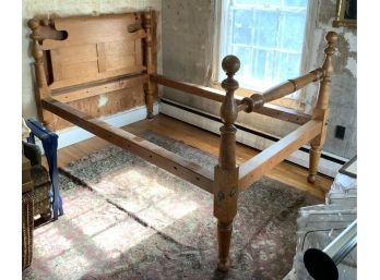 19th C. Birdseye Maple Full Size Cannon Ball Bed Frame(CTF30)