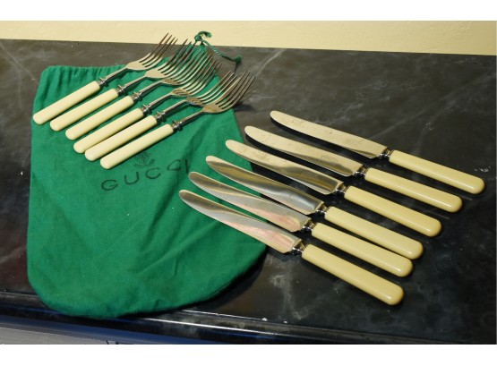12 Pieces Of Cutlery With Bone Handles (CTF10)