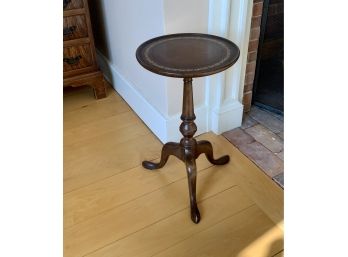 Mahogany Queen Anne Style Candlestand  (CTF10)