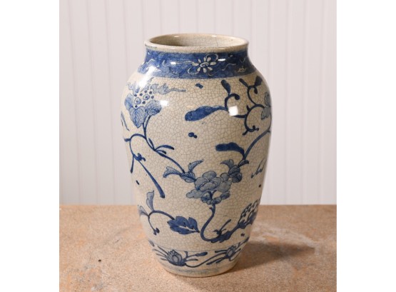 Blue And White Asian Ceramic Vase (CTF10)
