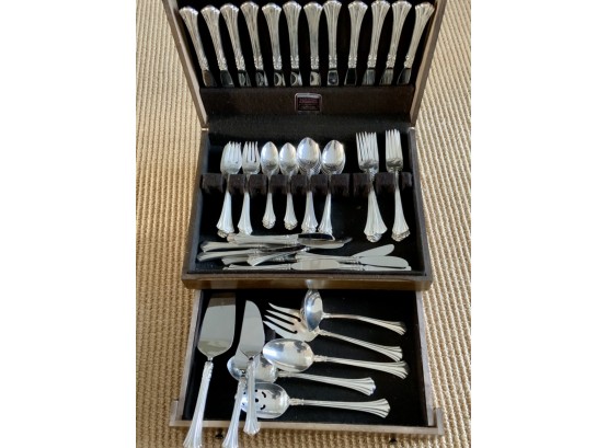 Reed & Barton 18th  C. Pattern Sterling Flatware Set For 12,  81pcs, 84.5 Ozt (CTF10)